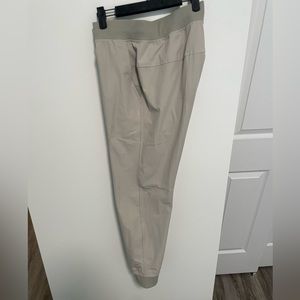 Lululemon ABC jogger SHORTER LENGTH